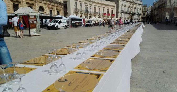 Siracusa celebra il 2750° compleanno con una grande festa in Ortigia: stasera con “Aperto per cultura” sarà un`isola tutta da vivere. Ecco il programma 